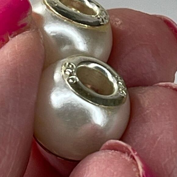 Creamy white faux pearl lot of 2 sterling silver core charm beads bracelet - Picture 3 of 6
